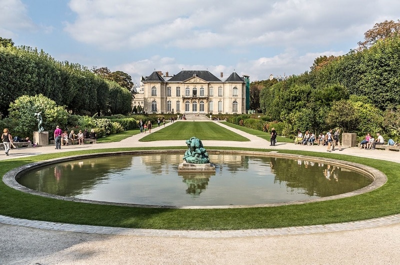 Must-See places in Paris